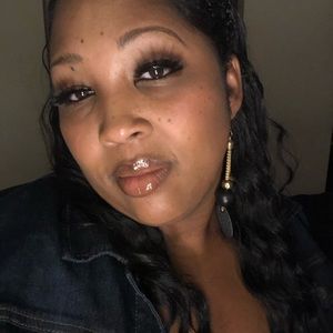 Meet your Posher, Cynthia